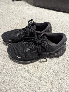 Brooks Men's All-Black Running Trainers